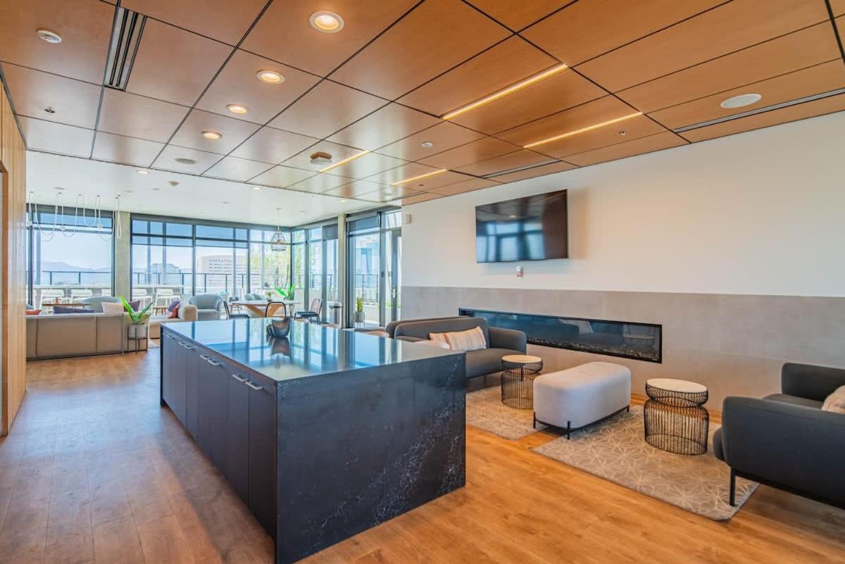 Detailed 2Bd, Highrise Dt, Pool, Gym, Parking, Sleeps 8 Apartman Phoenix Kültér fotó