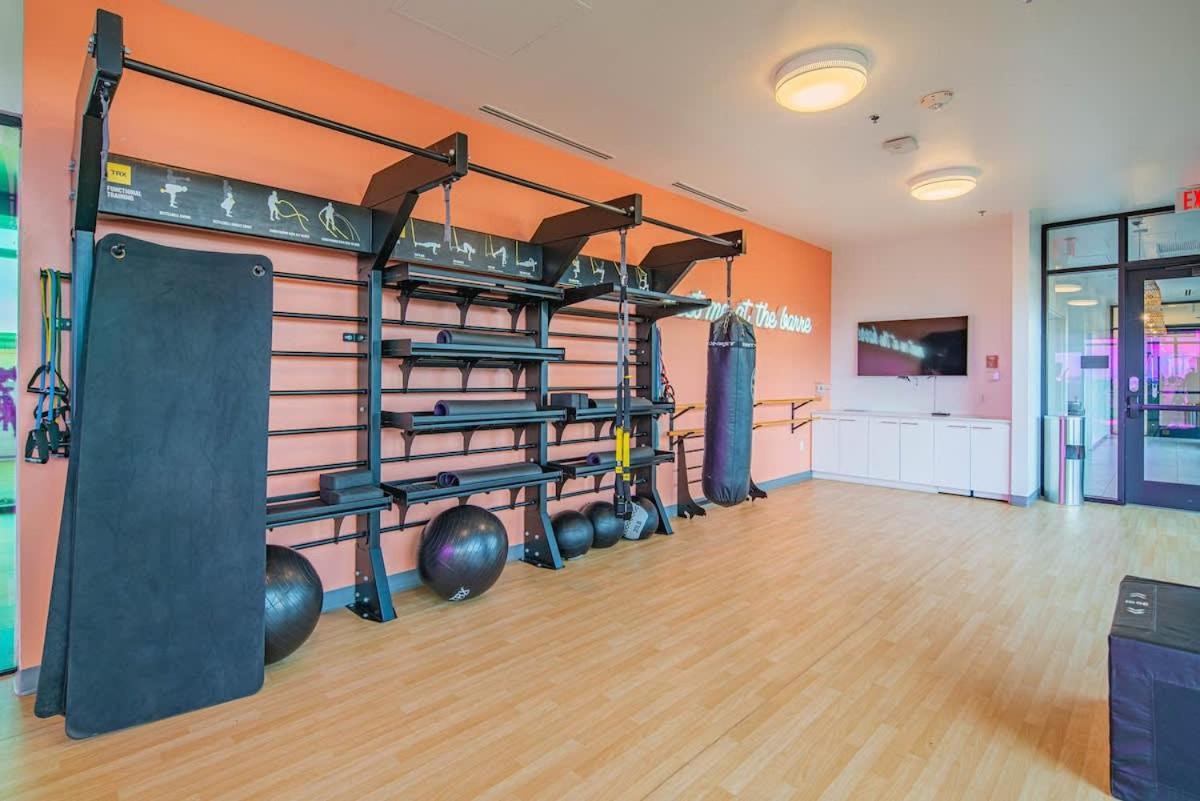 Detailed 2Bd, Highrise Dt, Pool, Gym, Parking, Sleeps 8 Apartman Phoenix Kültér fotó