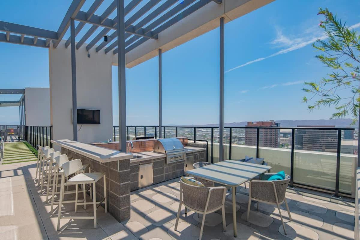 Detailed 2Bd, Highrise Dt, Pool, Gym, Parking, Sleeps 8 Apartman Phoenix Kültér fotó