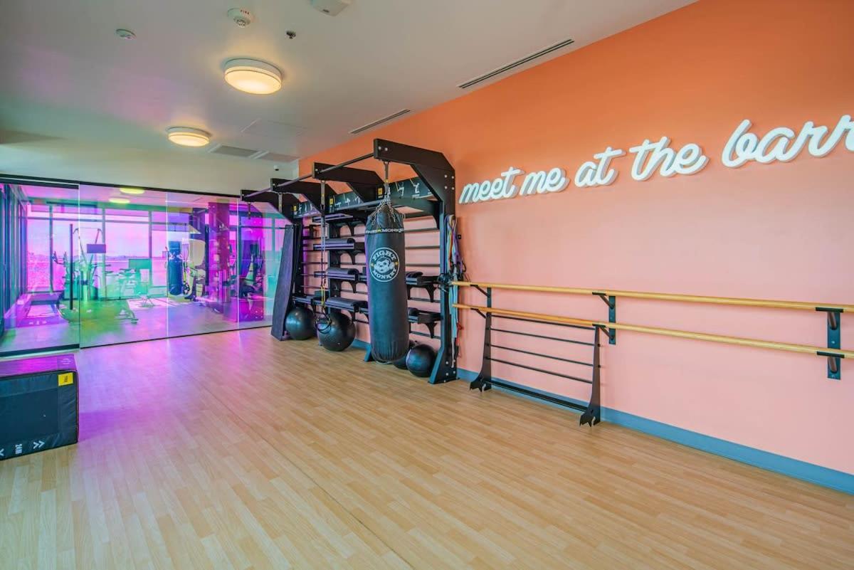 Detailed 2Bd, Highrise Dt, Pool, Gym, Parking, Sleeps 8 Apartman Phoenix Kültér fotó
