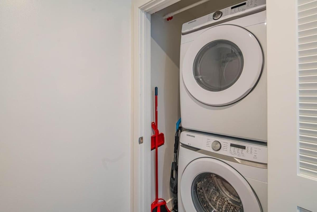 Detailed 2Bd, Highrise Dt, Pool, Gym, Parking, Sleeps 8 Apartman Phoenix Kültér fotó