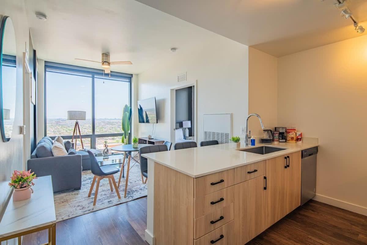 Detailed 2Bd, Highrise Dt, Pool, Gym, Parking, Sleeps 8 Apartman Phoenix Kültér fotó