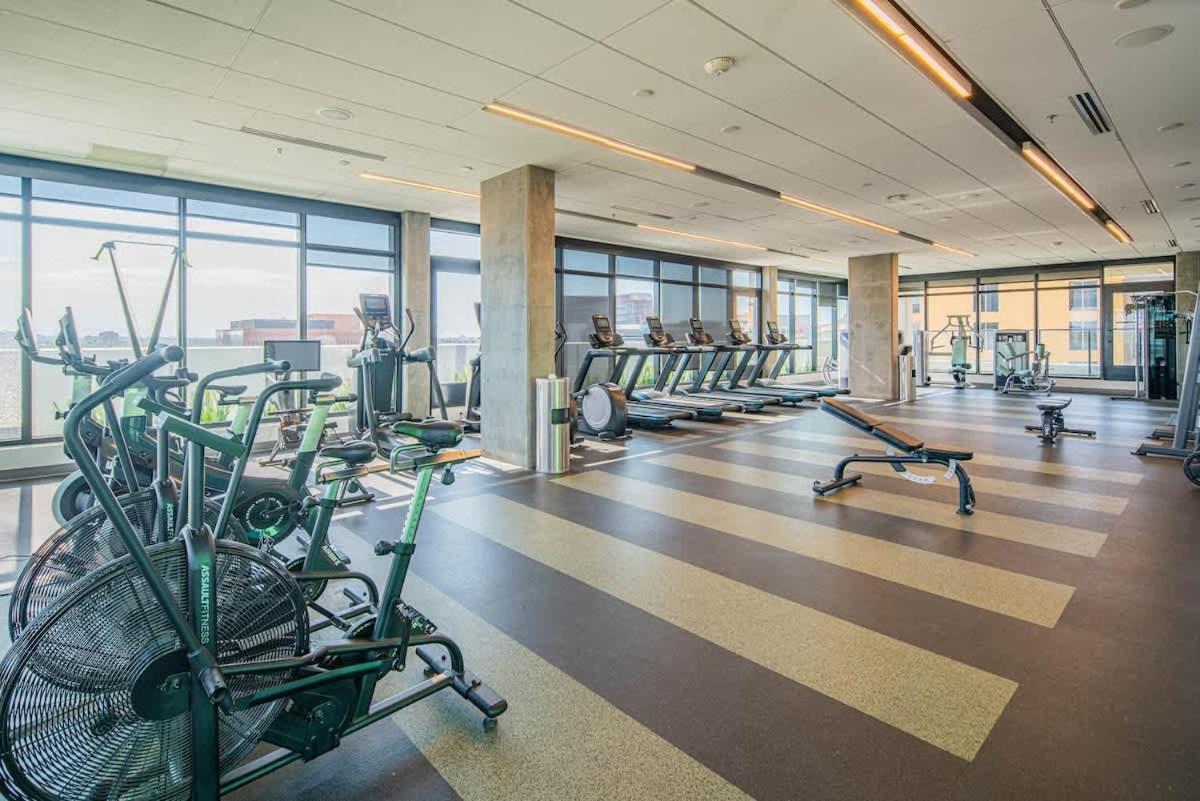 Detailed 2Bd, Highrise Dt, Pool, Gym, Parking, Sleeps 8 Apartman Phoenix Kültér fotó